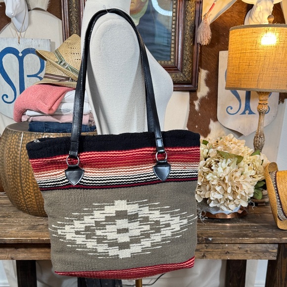 El Paso Saddle Blanket Co Handbags - Vintage El Paso Saddle Blanket Co Tote Bag in Tan, Black & Red